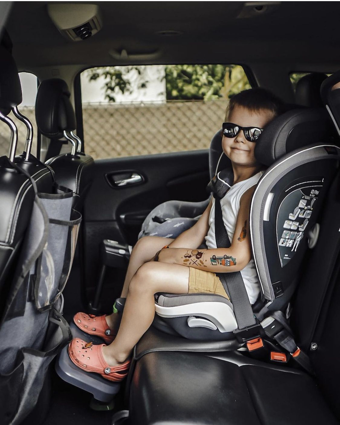 KneeGuardKids4 oslonac za noge + BeSafe Flex FIX 2 autosjedalica (100 - 150 cm) - Slika 10