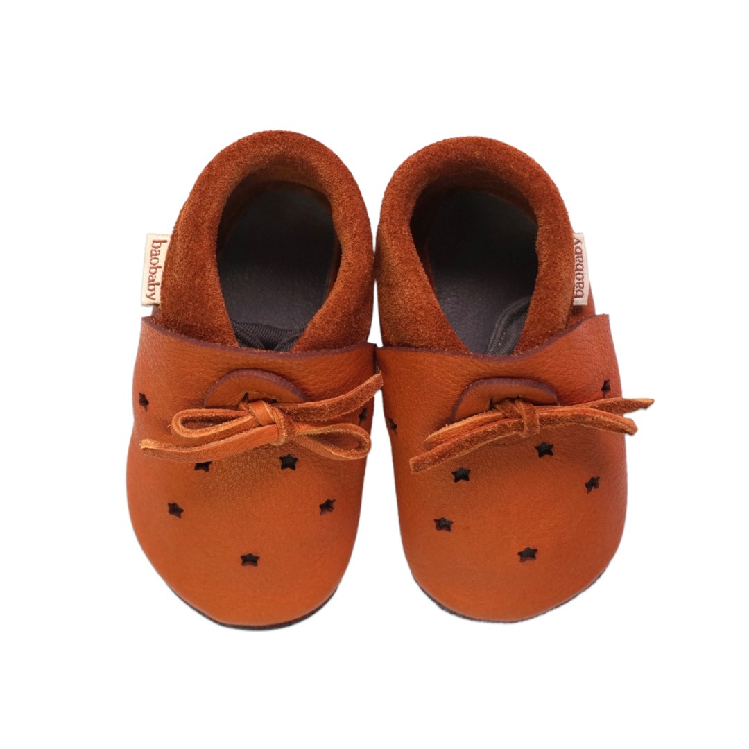 Mehki otroški čevlji Baobaby, Stars lešnik