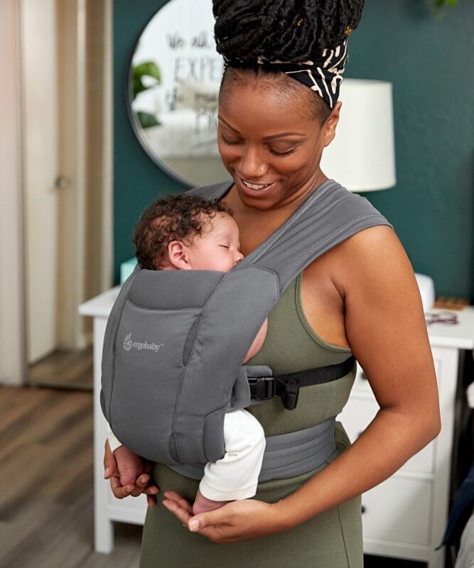 Ergobaby Embrace Soft Air Mesh nosiljka, Crna - Image 6