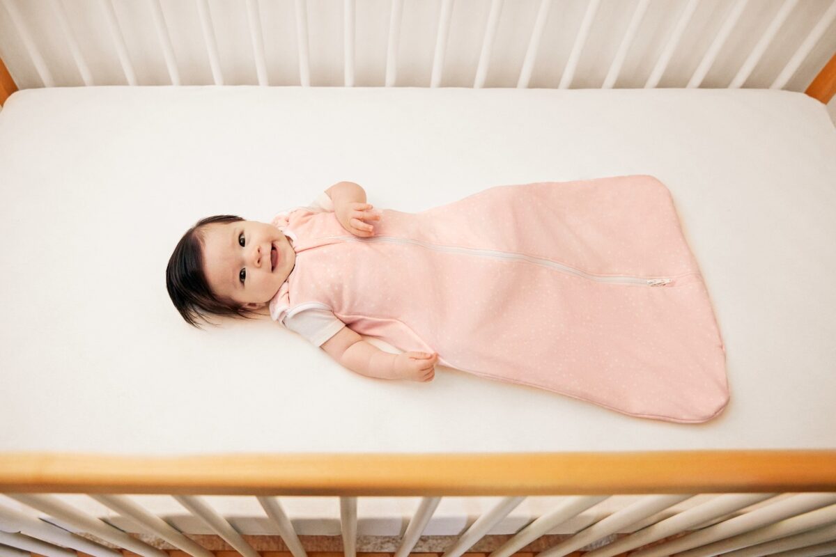 Ergobaby Classic Cozy spalna vreča (TOG 2.5), roza peščeno - slika 4