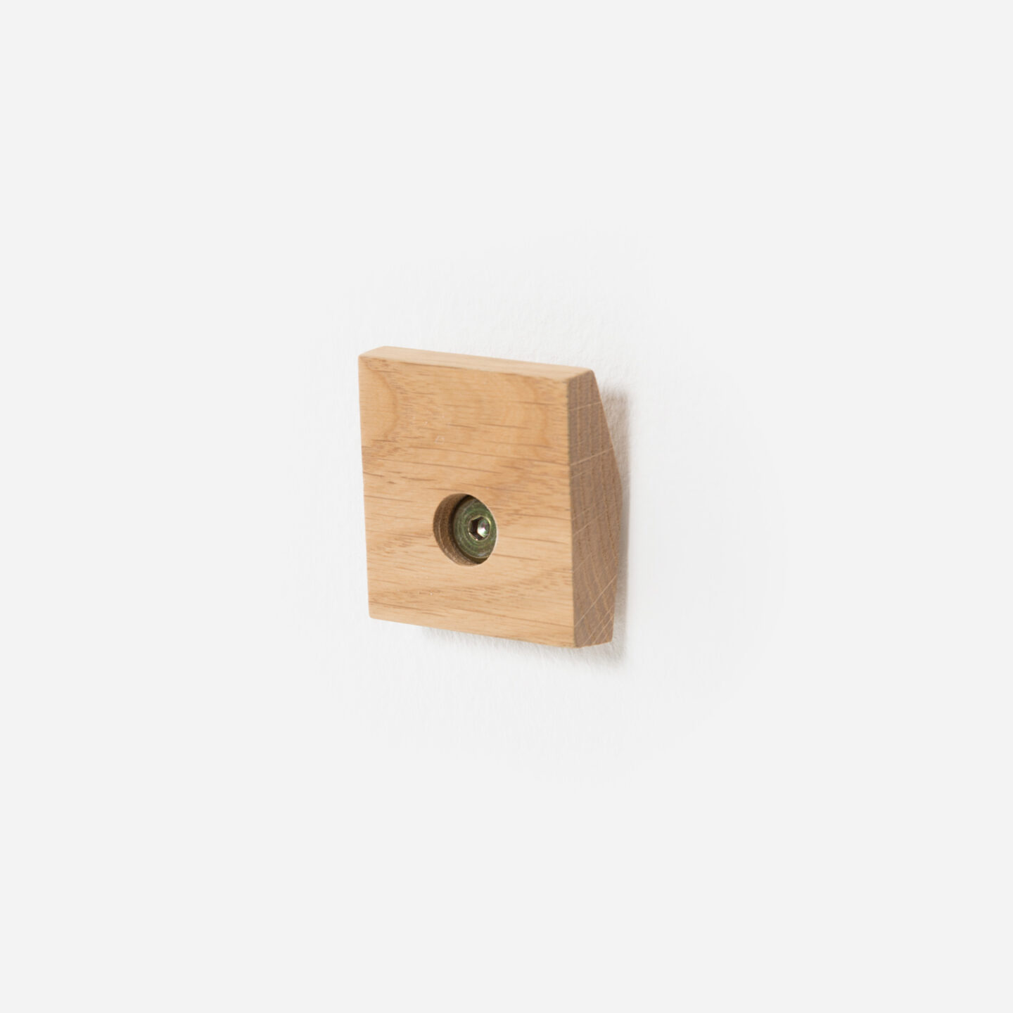 KAOS Klapp Stenski kavelj za lesen in recikliran stol Natural Oak - Image 2
