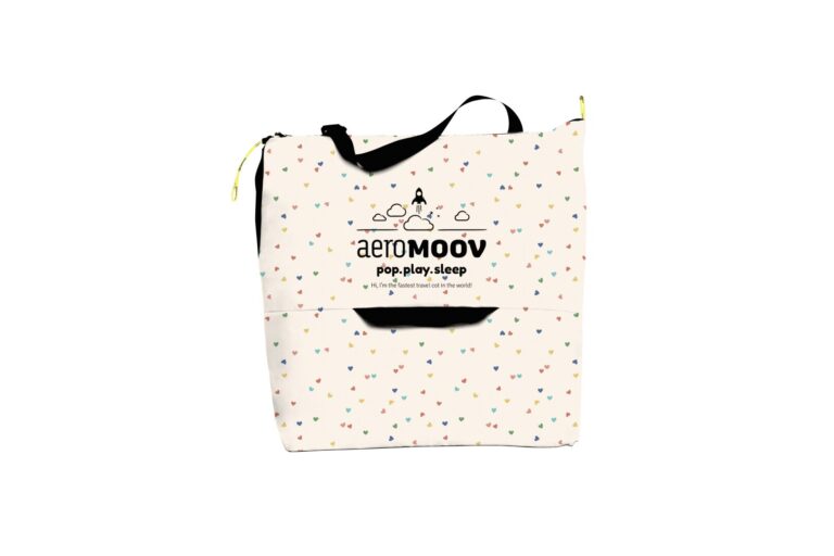 Potovalna otroška posteljica AeroMoov - konfeti s srčki