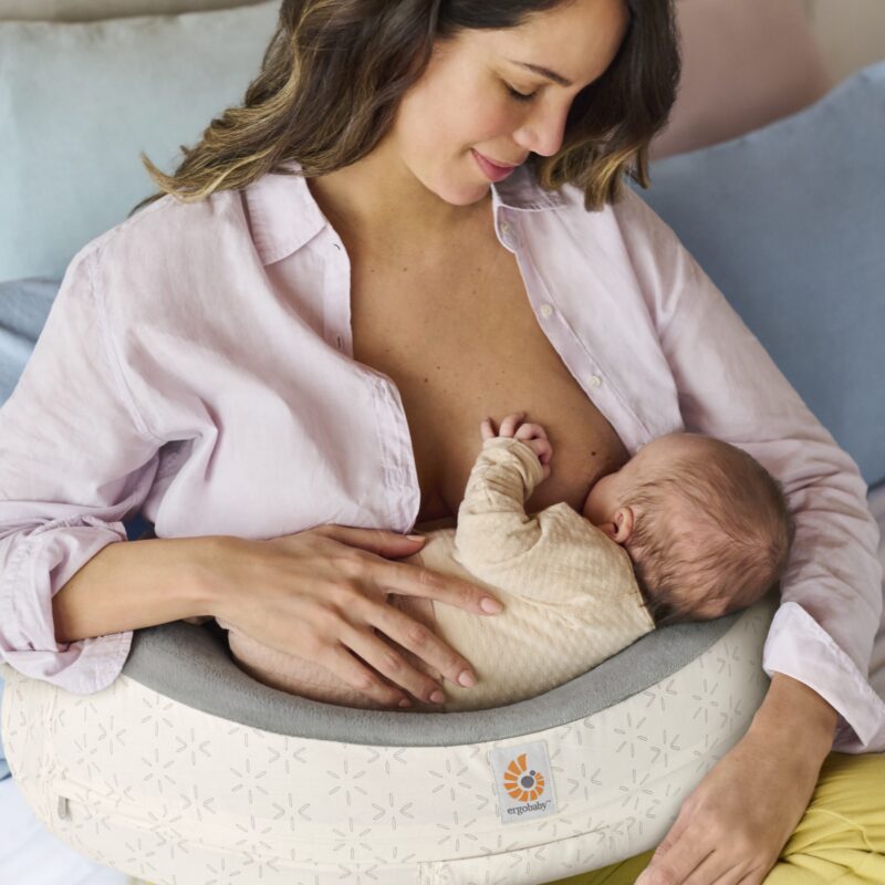 Ergobaby jastuk za dojenje s pojasom - Starlight Cream - Slika 2