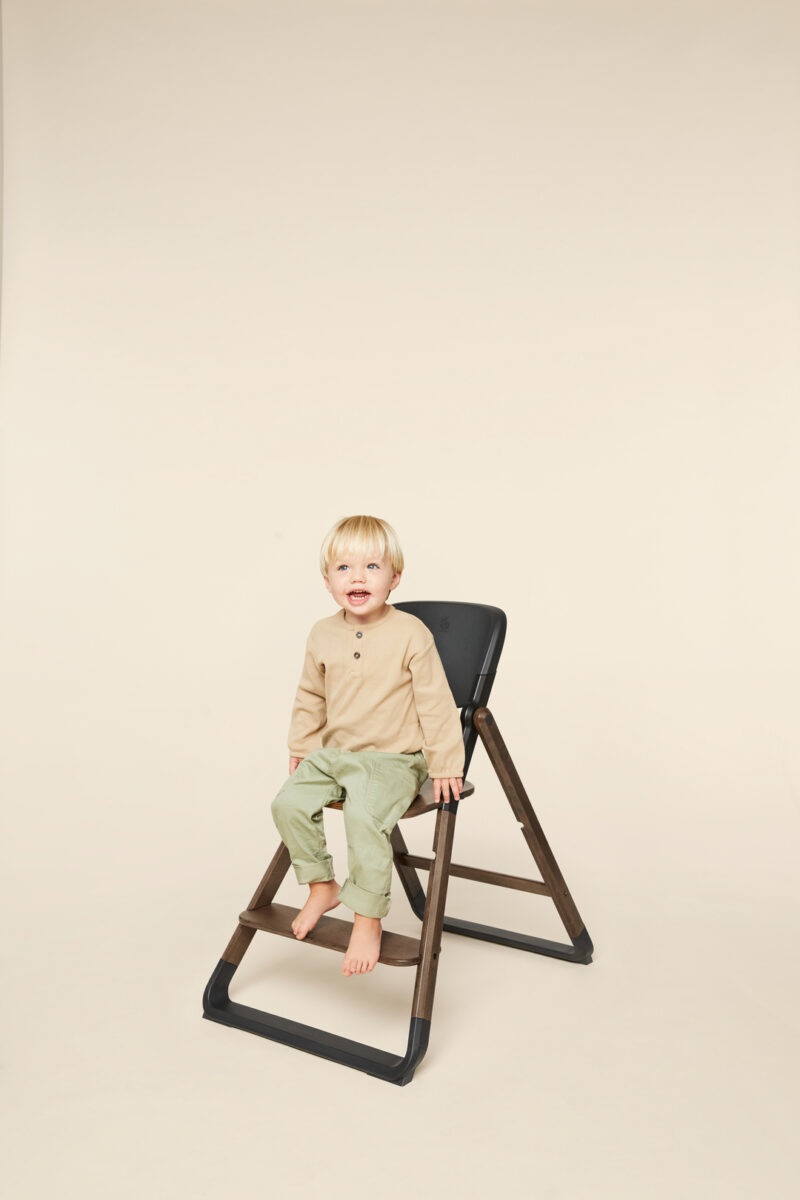 Ergobaby Evolve hranilica 2u1 Dark Wood - IZLOŽBENI PROIZVOD - Slika 9