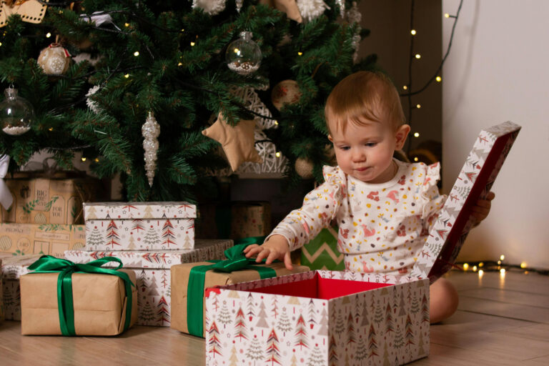 Ideje za božićne poklone za bebe, djecu, trudnice i nove mame