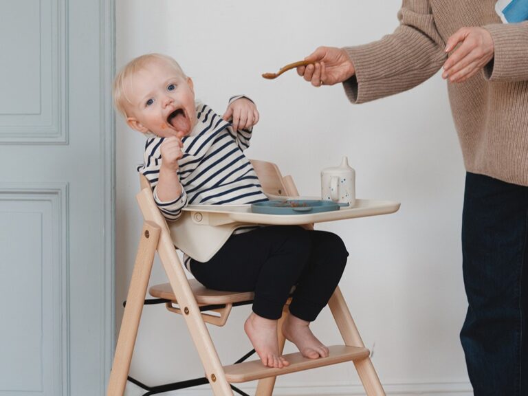 Što je potrebno za dohranu: Vodič kroz najbolji pribor za jelo i posuđe za bebe